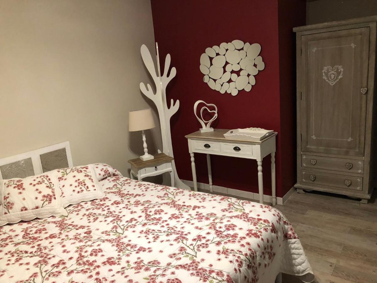 Lagalerne Hotel Neuville-du-Poitou Kültér fotó